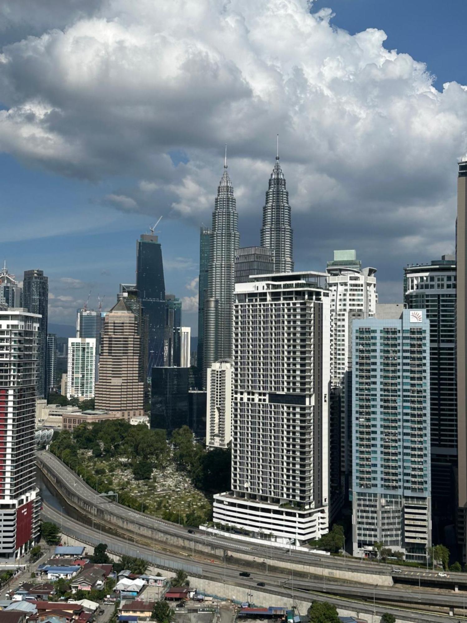 Colony Suites Klcc By Hibernate Kuala Lumpur Exterior photo