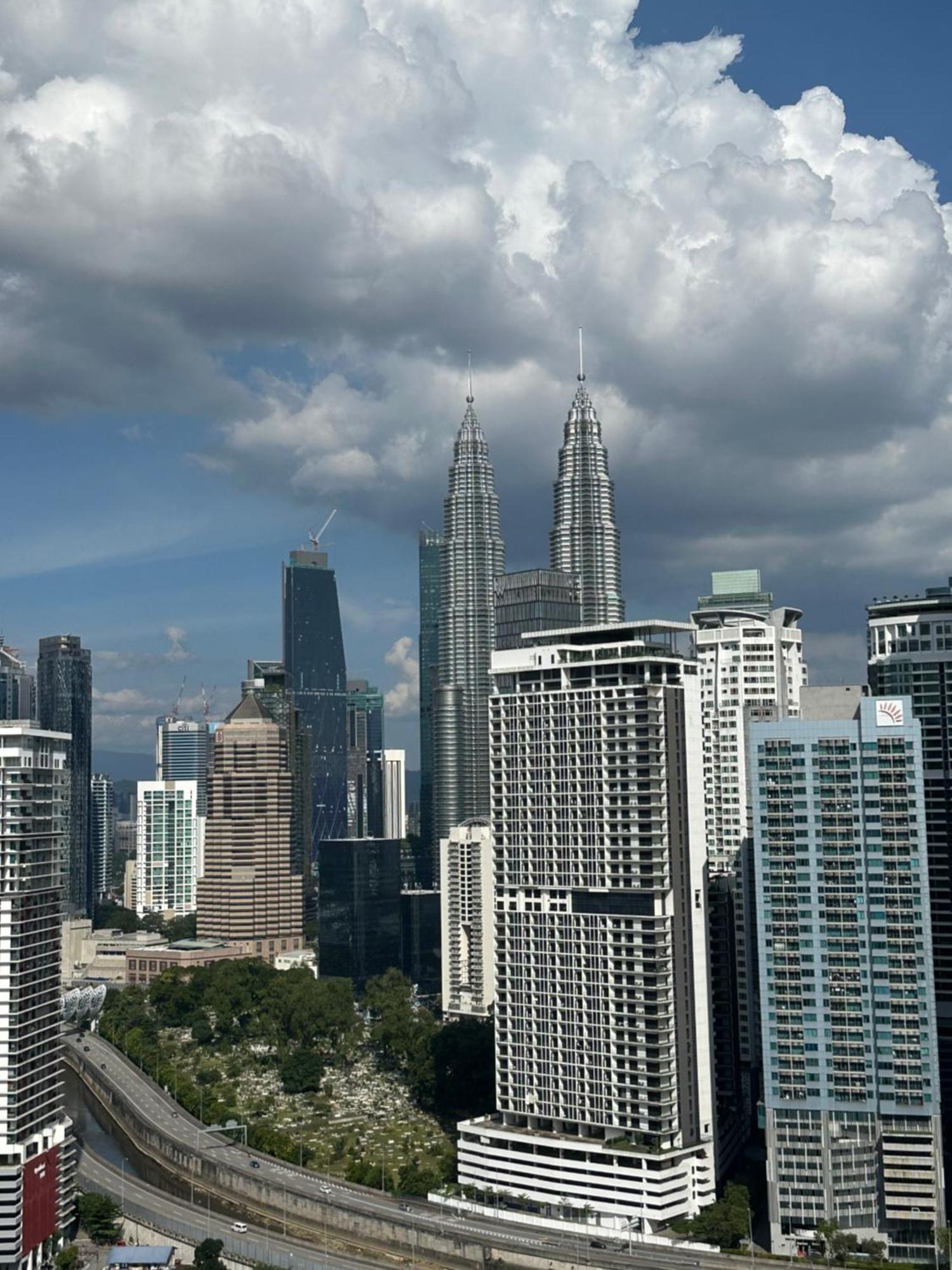 Colony Suites Klcc By Hibernate Kuala Lumpur Exterior photo