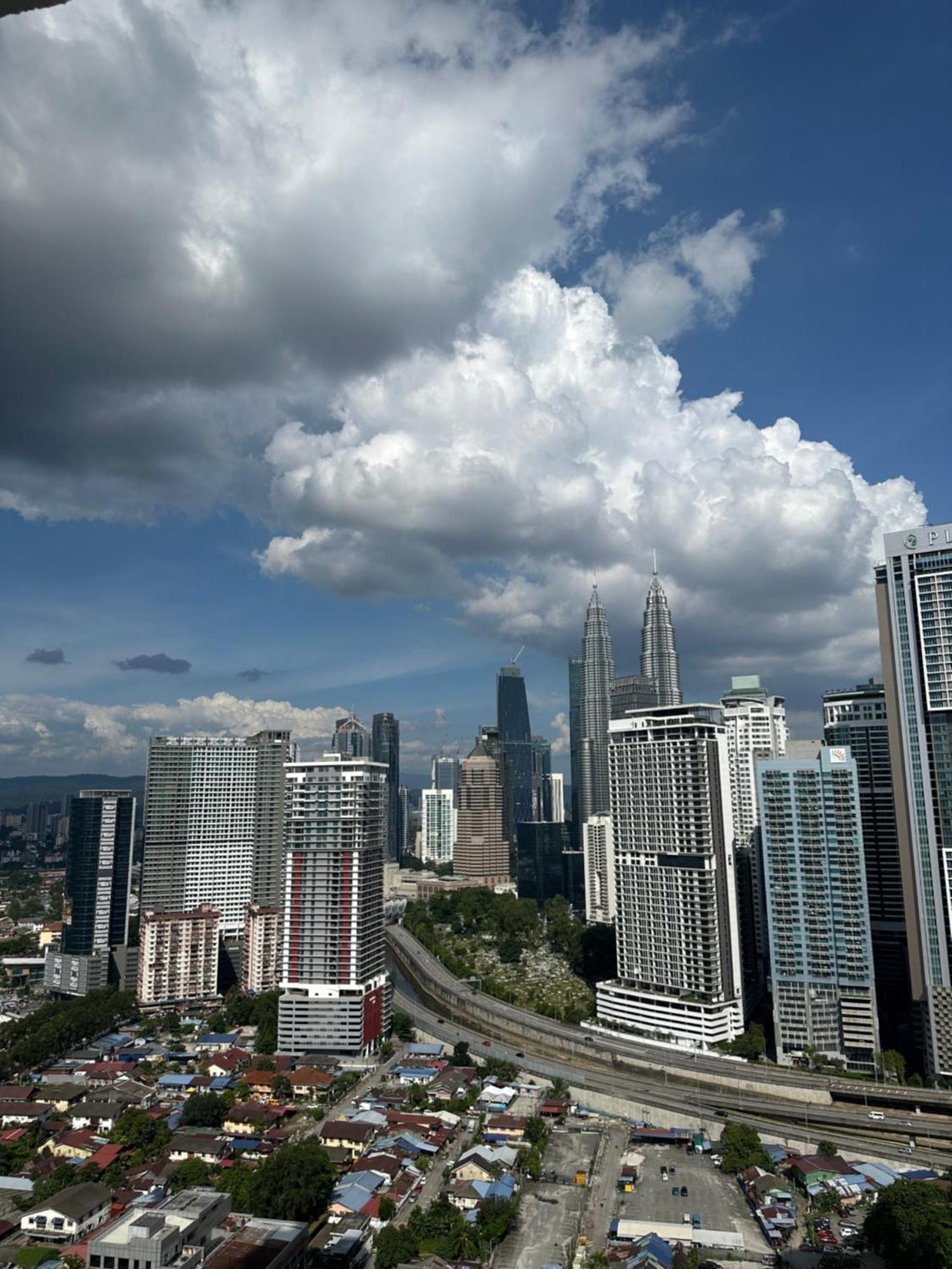 Colony Suites Klcc By Hibernate Kuala Lumpur Exterior photo