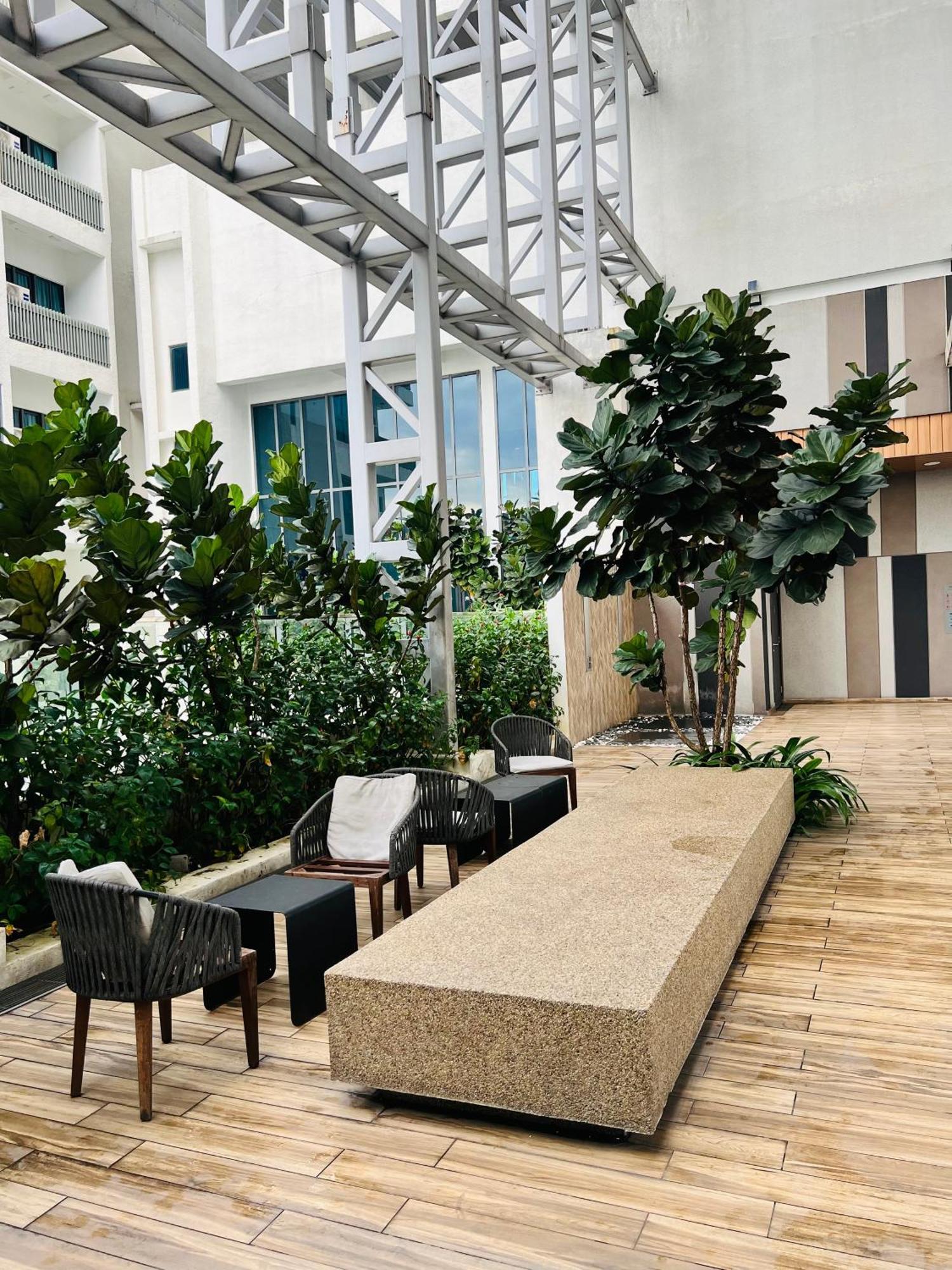 Colony Suites Klcc By Hibernate Kuala Lumpur Exterior photo
